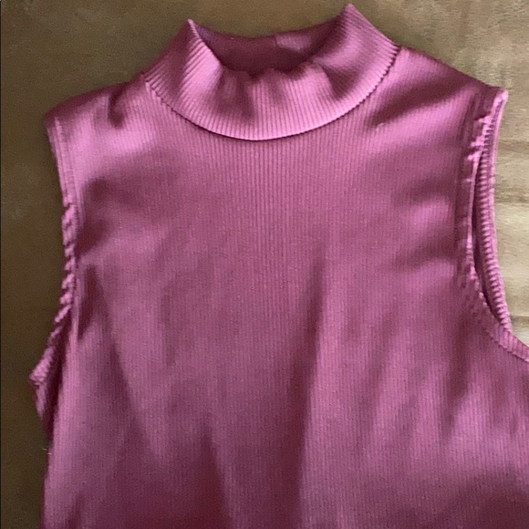 High Neck Sleeveless Blouse - Picture 3 of 5